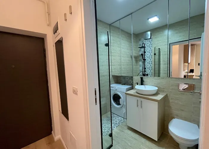 Romantic Rendezvous Apartment Bucharest